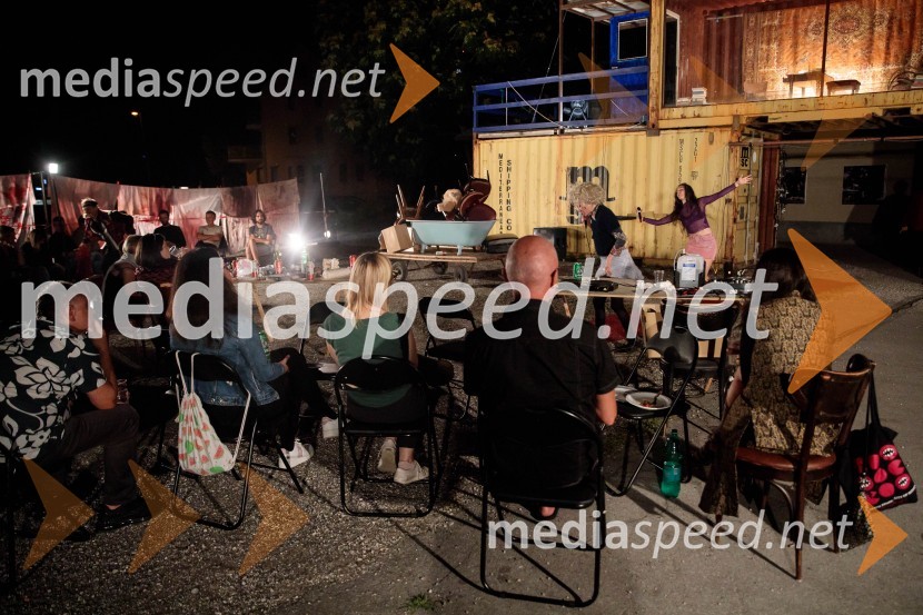 Solo, projekt Nine Rajič Kranjac, Nova pošta, Slovensko mladinsko gledališče