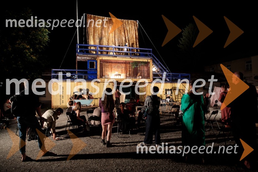 Solo, projekt Nine Rajič Kranjac, Nova pošta, Slovensko mladinsko gledališče