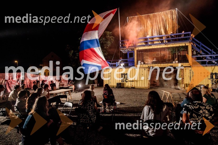 Solo, projekt Nine Rajič Kranjac, Nova pošta, Slovensko mladinsko gledališče