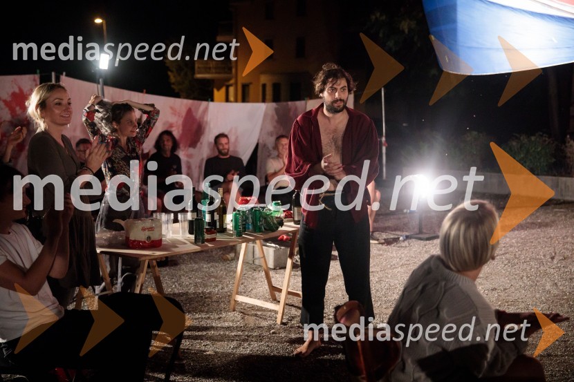 Solo, projekt Nine Rajič Kranjac, Nova pošta, Slovensko mladinsko gledališče