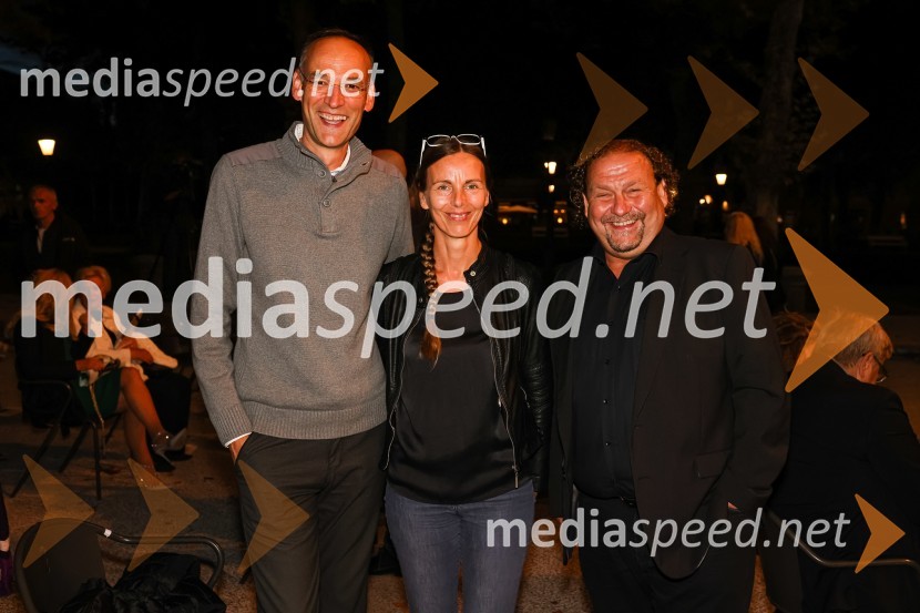  Aleksander Salkič, svetovalec predsednika uprave Petrol d.d.;  Mojca Salkič;  Darko  Brlek, direktor in umetniški vodja, Festival LjubljanaMuzikal Lolita, Festival Ljubljana 2021