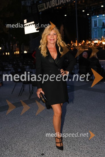  Darja Kuhar Kotnik, soustanoviteljica in podpredsednica Društva za zdravje narodaTenorist in skladatelj José Cura z gosti, Festival Ljubljana 2021