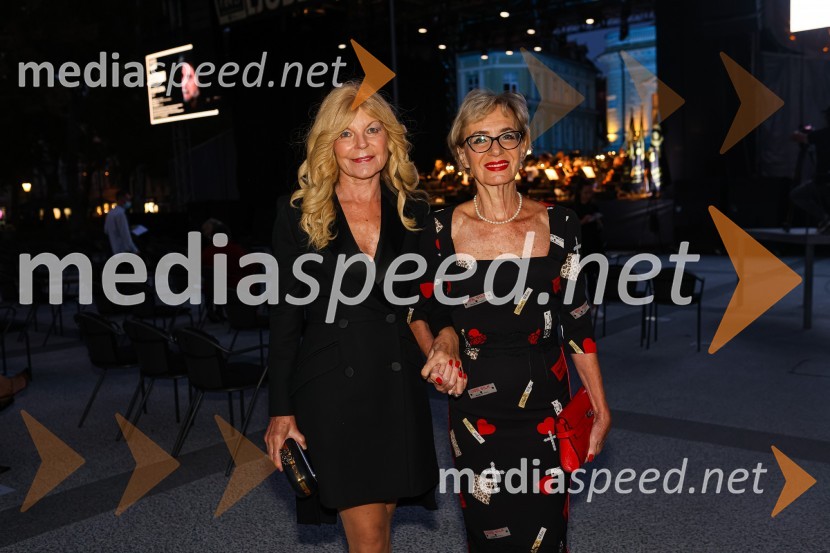  Darja Kuhar Kotnik, soustanoviteljica in podpredsednica Društva za zdravje naroda;  Metka  Premerl, slavistkaTenorist in skladatelj José Cura z gosti, Festival Ljubljana 2021