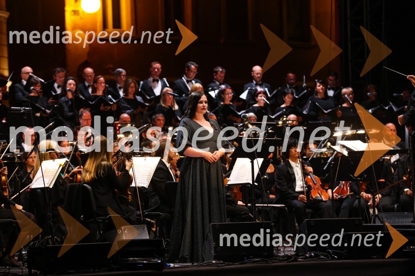  Nuška Drašček, pevkaTenorist in skladatelj José Cura z gosti, Festival Ljubljana 2021