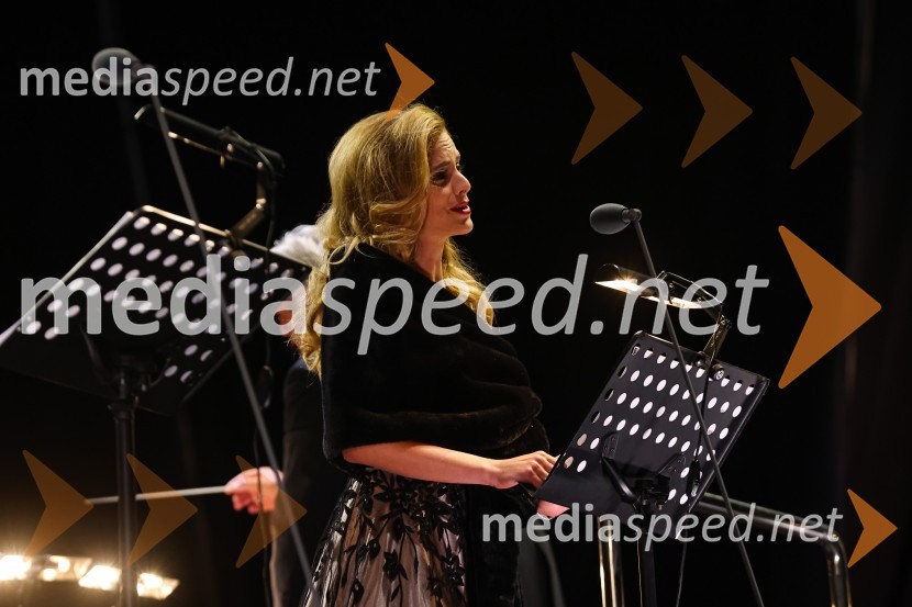  Elisa  Balbo, sopranistkaTenorist in skladatelj José Cura z gosti, Festival Ljubljana 2021