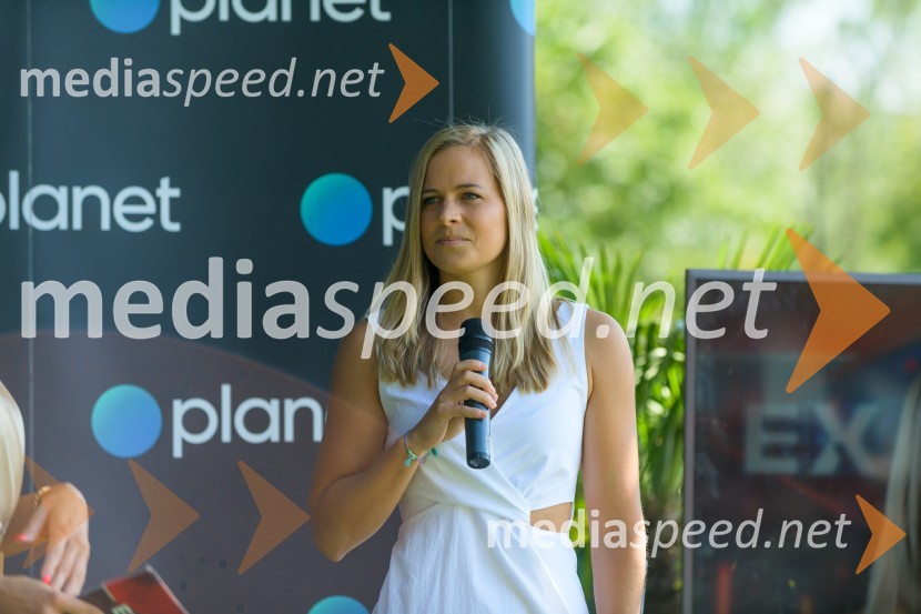  Pina Umek, nekdanja umetnostna drsalka in osebna trenerkaPredstavitev Exatlon tekmovalcev 2021