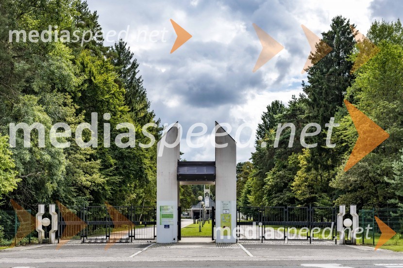 Otvoritev prizidka k upepeljevalnici na pokopališču Dobrava v Mariboru