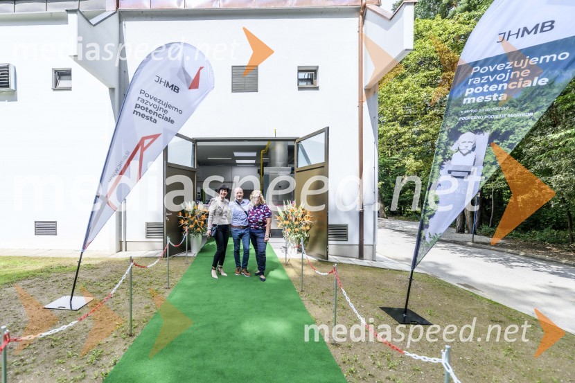 Otvoritev prizidka k upepeljevalnici na pokopališču Dobrava v Mariboru