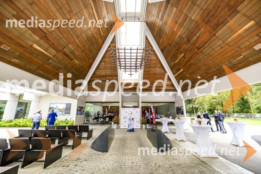 Otvoritev prizidka k upepeljevalnici na pokopališču Dobrava v Mariboru