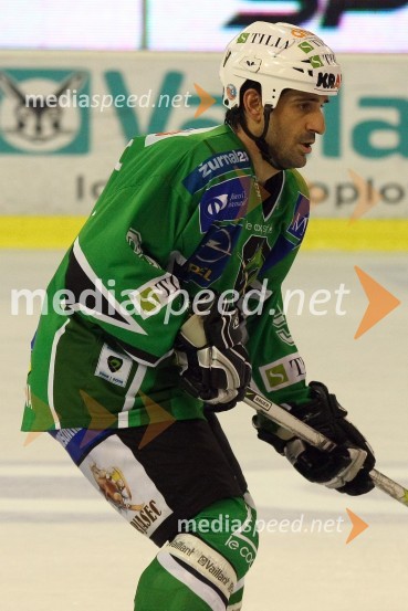 Raffaele Intranuovo, Tilia Olimpija, strelec enega izmed zadetkovHokej: Liga Ebel, 18. krog: Tilia Olimpija - EC KAC