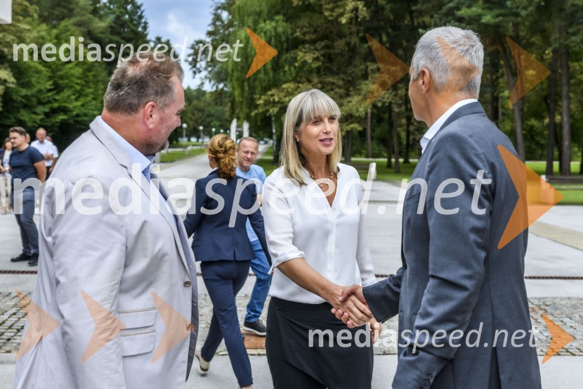 Otvoritev prizidka k upepeljevalnici na pokopališču Dobrava v Mariboru