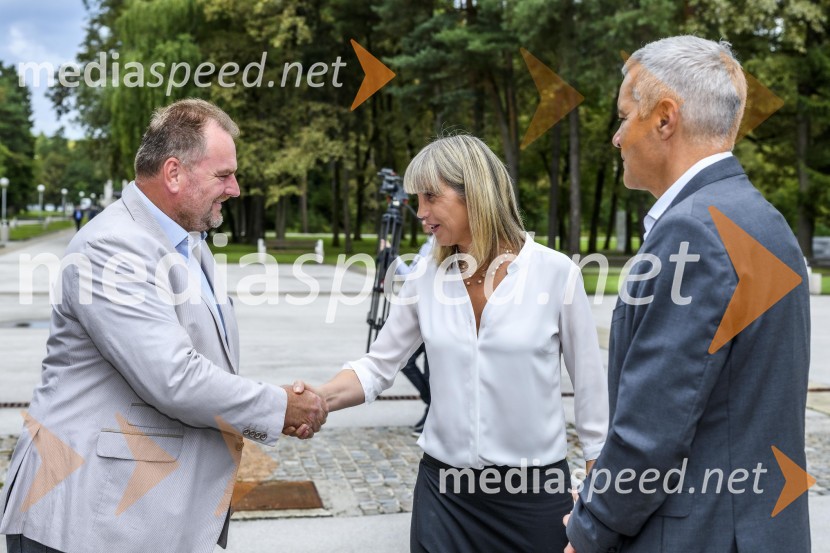 Otvoritev prizidka k upepeljevalnici na pokopališču Dobrava v Mariboru