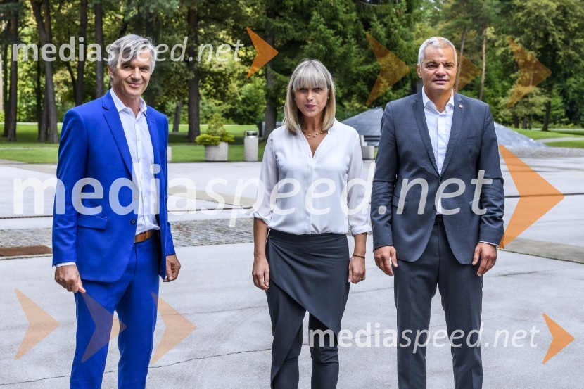 Otvoritev prizidka k upepeljevalnici na pokopališču Dobrava v Mariboru