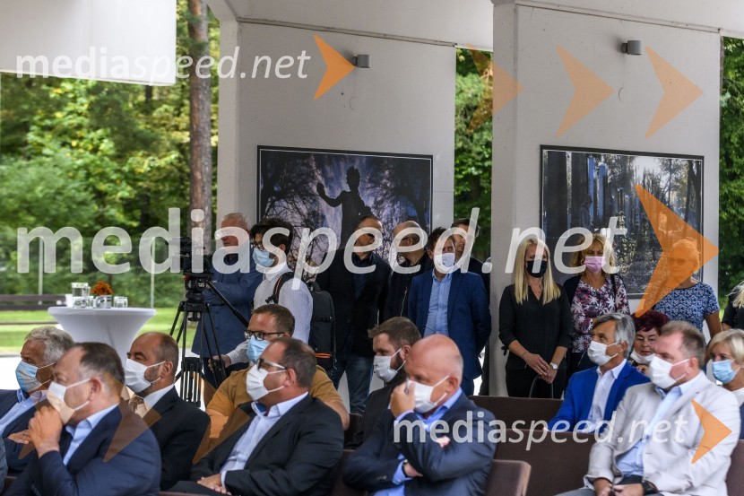 Otvoritev prizidka k upepeljevalnici na pokopališču Dobrava v Mariboru