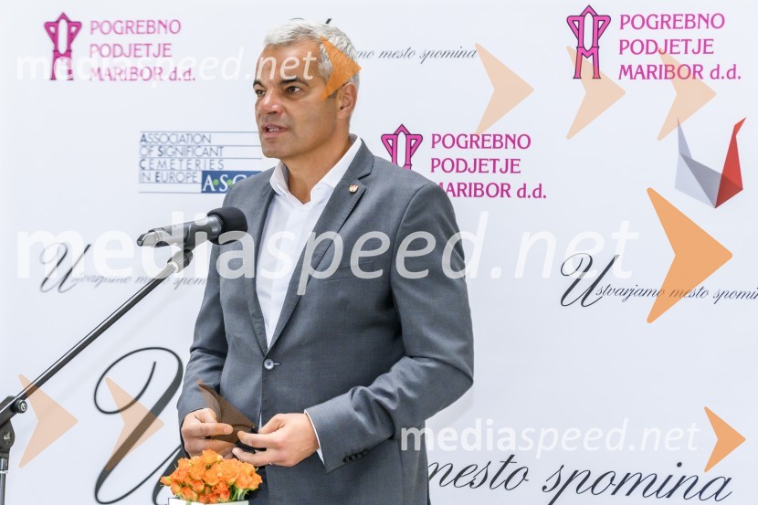 Otvoritev prizidka k upepeljevalnici na pokopališču Dobrava v Mariboru