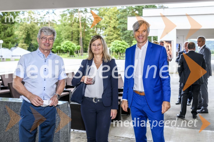 Otvoritev prizidka k upepeljevalnici na pokopališču Dobrava v Mariboru