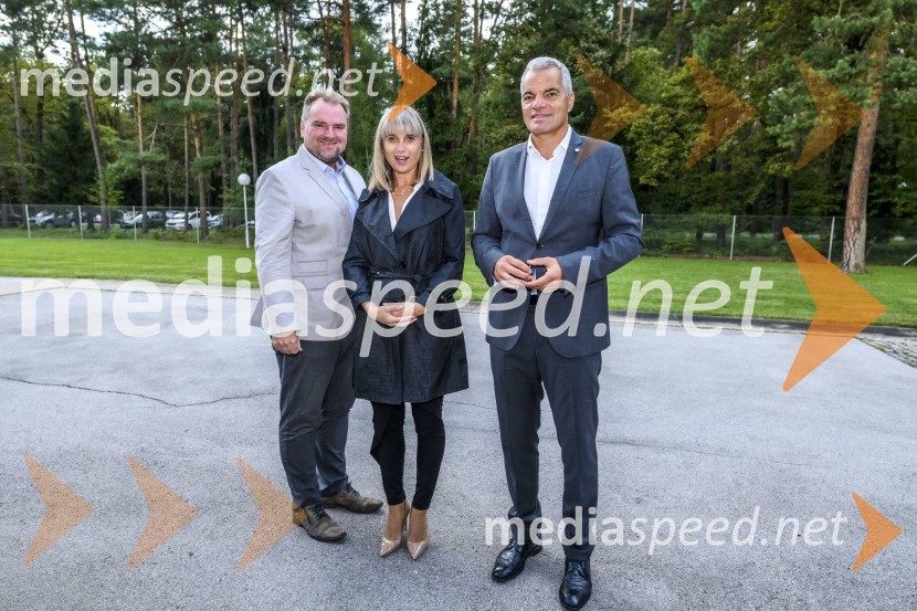 Otvoritev prizidka k upepeljevalnici na pokopališču Dobrava v Mariboru