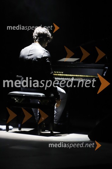  Evgeny Genchev, pianistKoncert Luke Šulića in Evgeny Gencheva