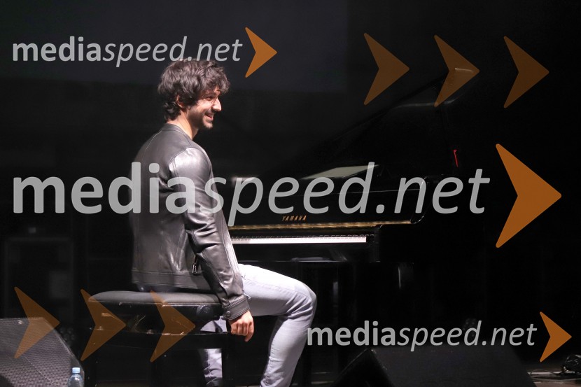  Evgeny Genchev, pianistKoncert Luke Šulića in Evgeny Gencheva