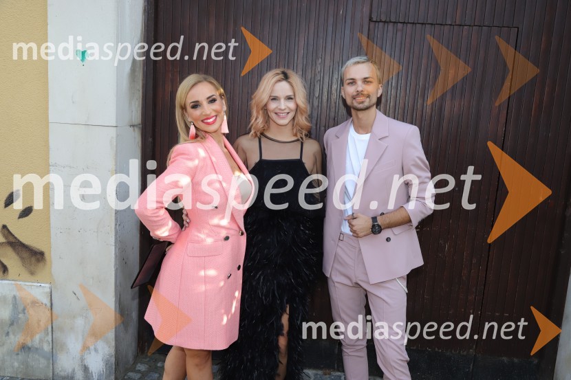  Jasmina - Mina Pal, tv voditeljica ;  Lea Sirk, pevka;  David Hojnik, modni oblikovalec DH fashionOtvoritev modnega ateljeja modnega oblikovalca Davida Hojnika