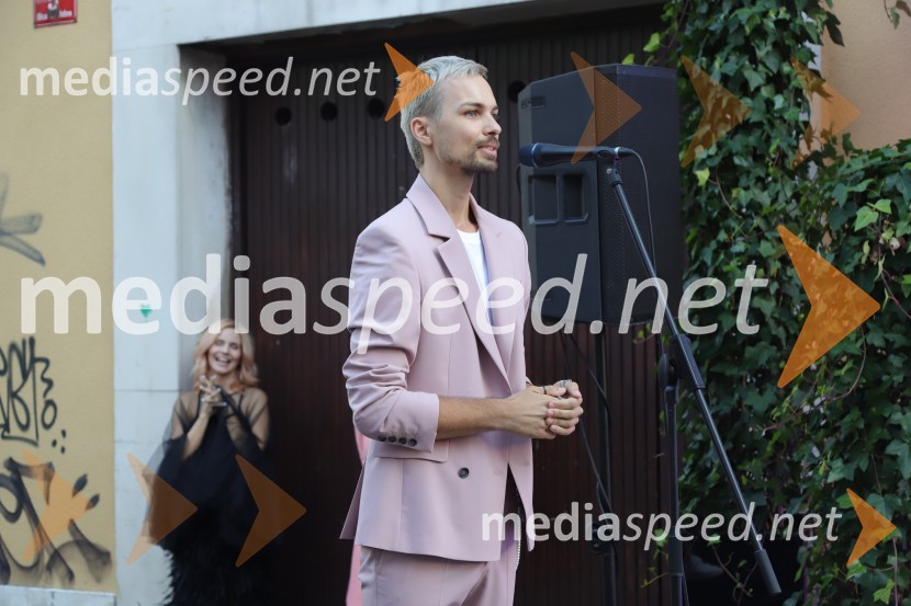  David Hojnik, modni oblikovalec DH fashionOtvoritev modnega ateljeja modnega oblikovalca Davida Hojnika