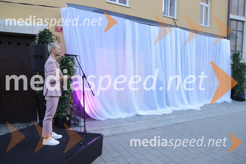  David Hojnik, modni oblikovalec DH fashionOtvoritev modnega ateljeja modnega oblikovalca Davida Hojnika