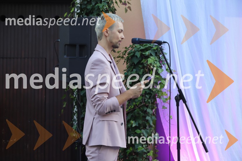  David Hojnik, modni oblikovalec DH fashionOtvoritev modnega ateljeja modnega oblikovalca Davida Hojnika