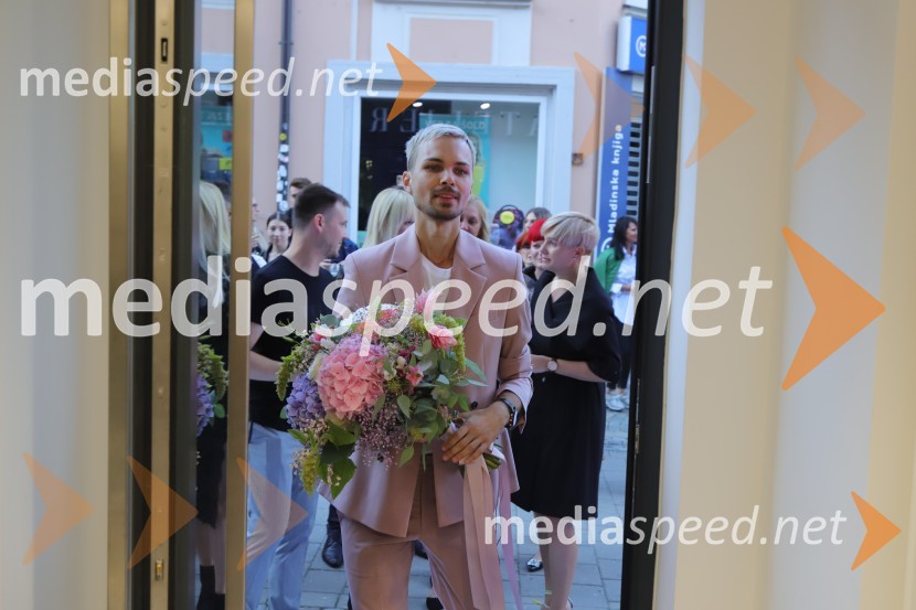  David Hojnik, modni oblikovalec DH fashionOtvoritev modnega ateljeja modnega oblikovalca Davida Hojnika
