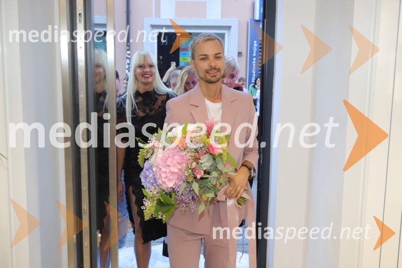  David Hojnik, modni oblikovalec DH fashionOtvoritev modnega ateljeja modnega oblikovalca Davida Hojnika
