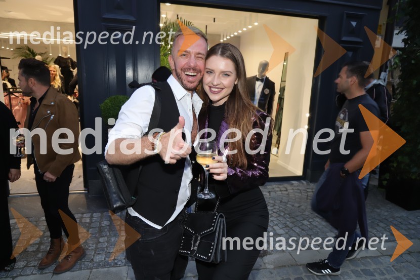  Goran Pfeiler, frizer, studio Orange;  Maja Keuc, pevkaOtvoritev modnega ateljeja modnega oblikovalca Davida Hojnika