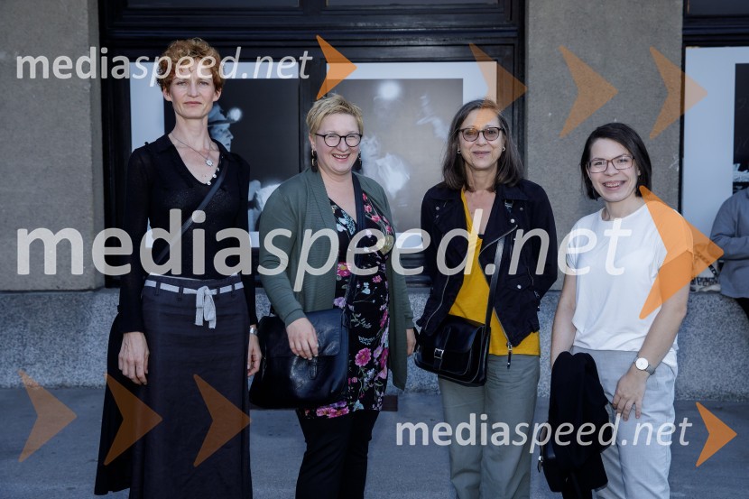  Lea Toman;  Urška Vouk, koordinatorka in organizatorka kulturnega programa v SLG Celje;  Jerneja Volfand, vodja programa SLG Celje;   Aleksandra  Štern, tehnična vodja SLG CeljeIn podgana se je smejala, premiera drame SLG Celje