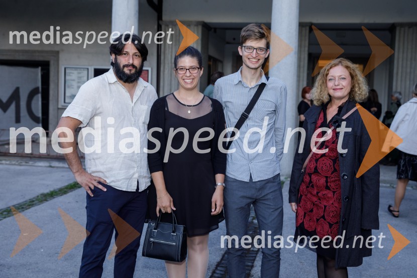  Yonatan Esterkin, režiser;  ... ;  ... ; mag. Tina Kosi, upravnica SLG CeljeIn podgana se je smejala, premiera drame SLG Celje