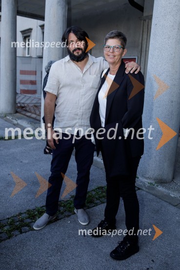  Yonatan Esterkin, režiser;  Mirjam Drnovšček, direktorica Prešernovega gledališča KranjIn podgana se je smejala, premiera drame SLG Celje