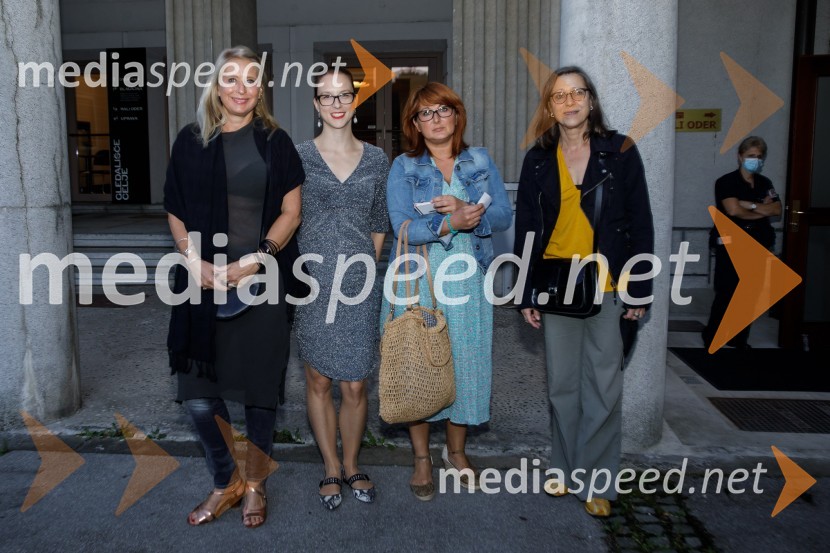  Tatjana Doma, dramaturginja SLG Celje; mag. Barbara Petrovič, vodja marketinga in odnosov za javnostmi SLG Celje;  ... ;  ... In podgana se je smejala, premiera drame SLG Celje