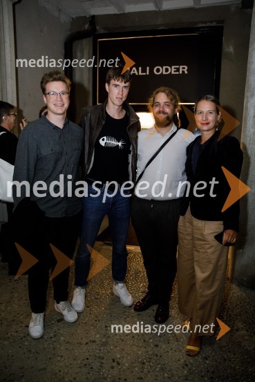  Žan Brelih Hatunić, igralec;  Urban Kuntarič, igralec;  Luka Marcen, režiser;  ... In podgana se je smejala, premiera drame SLG Celje