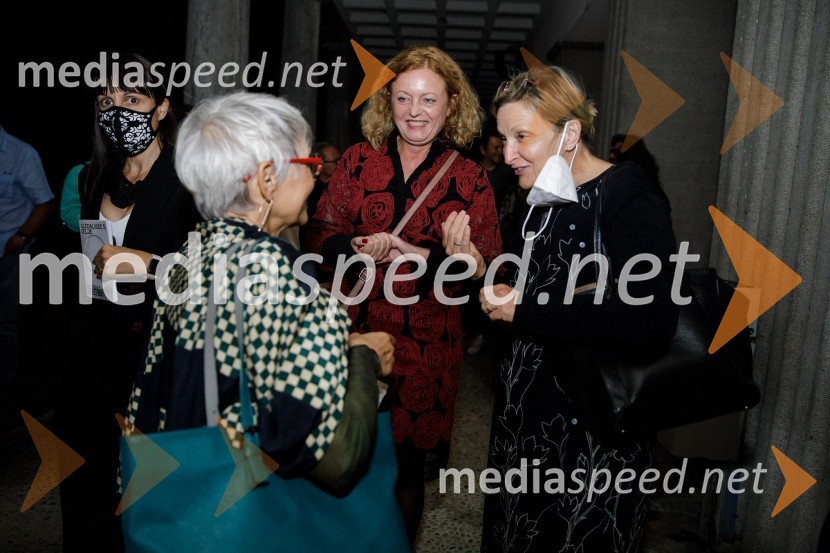  Alja Predan, dramaturginja SLG Celje, nekdanja umetniška direktorica Festivala Borštnikovo srečanje; mag. Tina Kosi, upravnica SLG Celje;  ... In podgana se je smejala, premiera drame SLG Celje