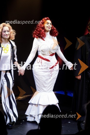  Lučka Počkaj, igralka;  Eva Stražar, igralkaIn podgana se je smejala, premiera drame SLG Celje