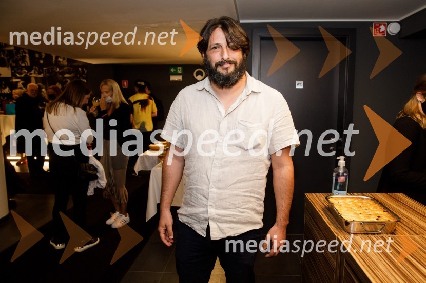  Yonatan Esterkin, režiserIn podgana se je smejala, premiera drame SLG Celje