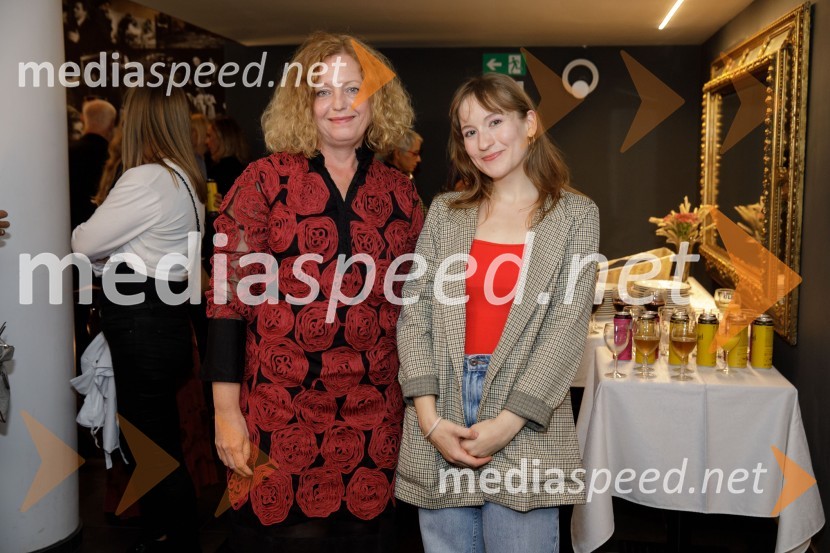 mag. Tina Kosi, upravnica SLG Celje;  Eva Stražar, igralkaIn podgana se je smejala, premiera drame SLG Celje