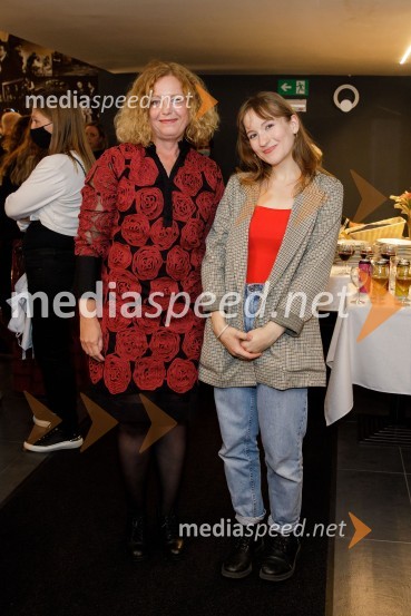 mag. Tina Kosi, upravnica SLG Celje;  Eva Stražar, igralkaIn podgana se je smejala, premiera drame SLG Celje