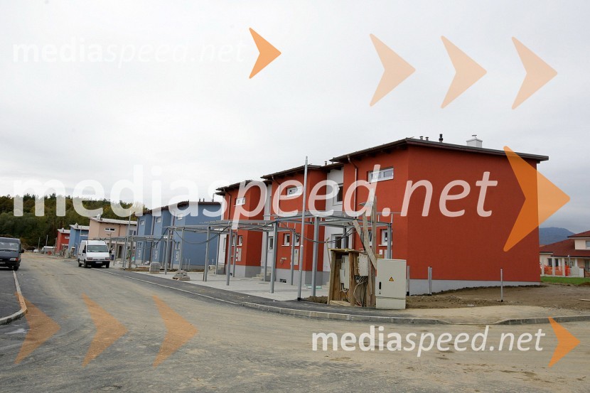 Vrstne hiše v BrezjuGradbišča nepremičnin