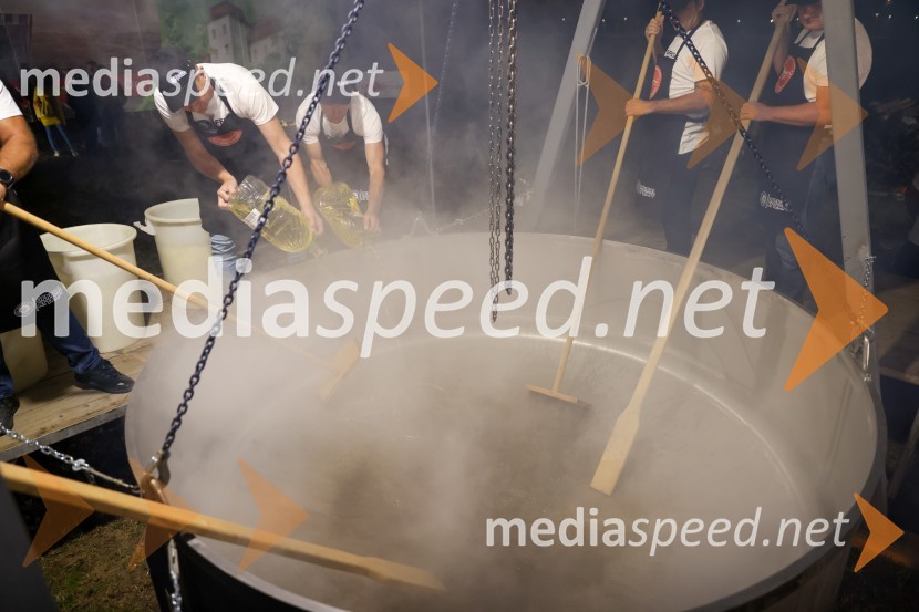 V Lendavi rekorden bograč za Guinnessov rekord