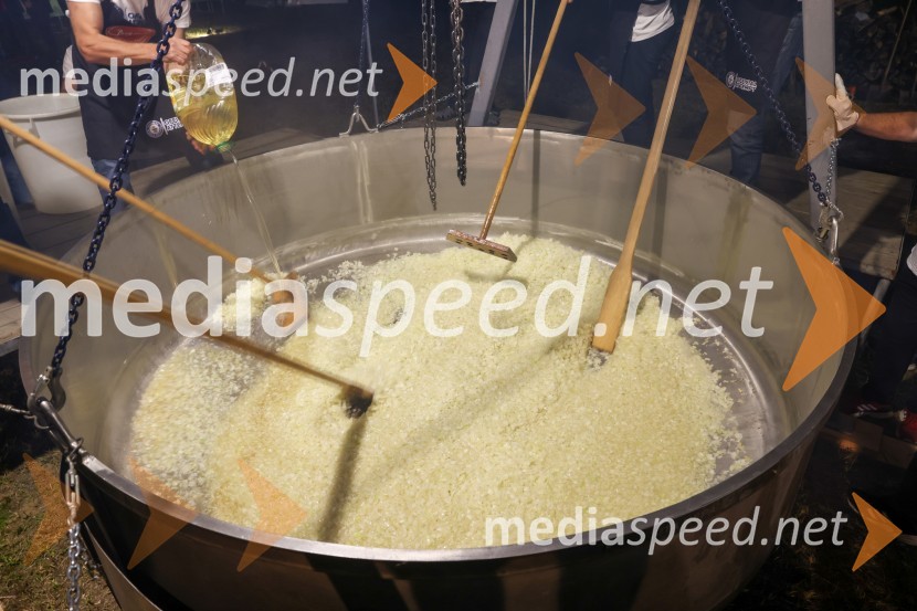 V Lendavi rekorden bograč za Guinnessov rekord