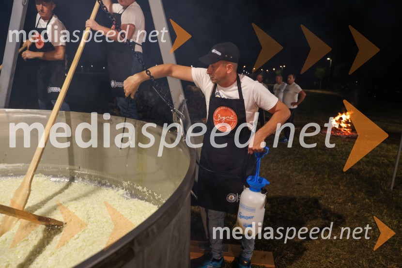 V Lendavi rekorden bograč za Guinnessov rekord