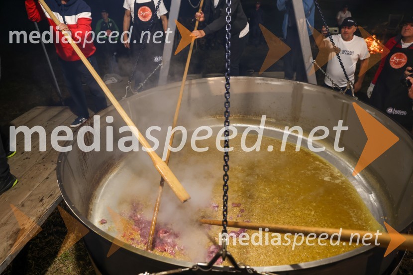 V Lendavi rekorden bograč za Guinnessov rekord