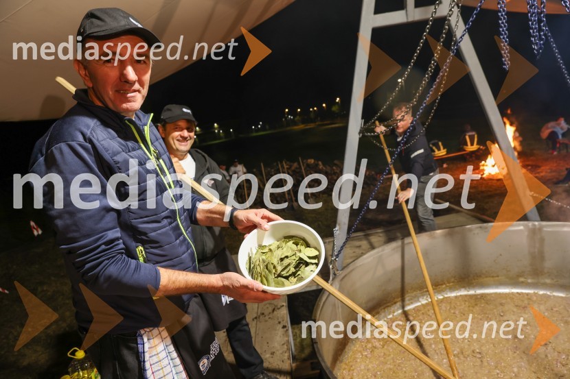 V Lendavi rekorden bograč za Guinnessov rekord