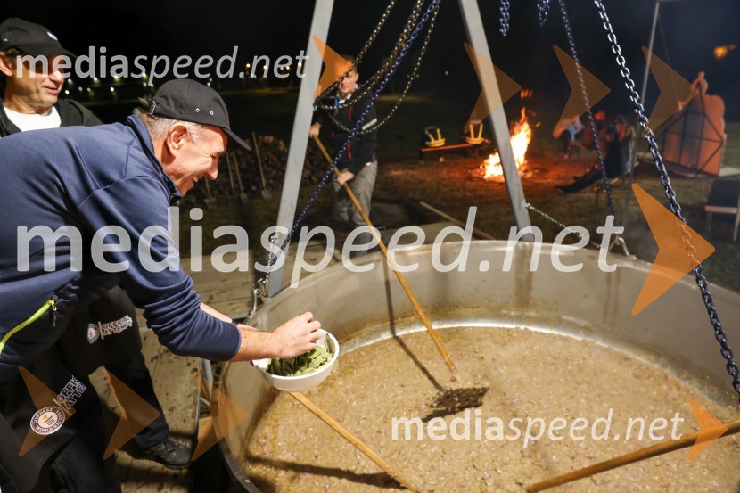 V Lendavi rekorden bograč za Guinnessov rekord