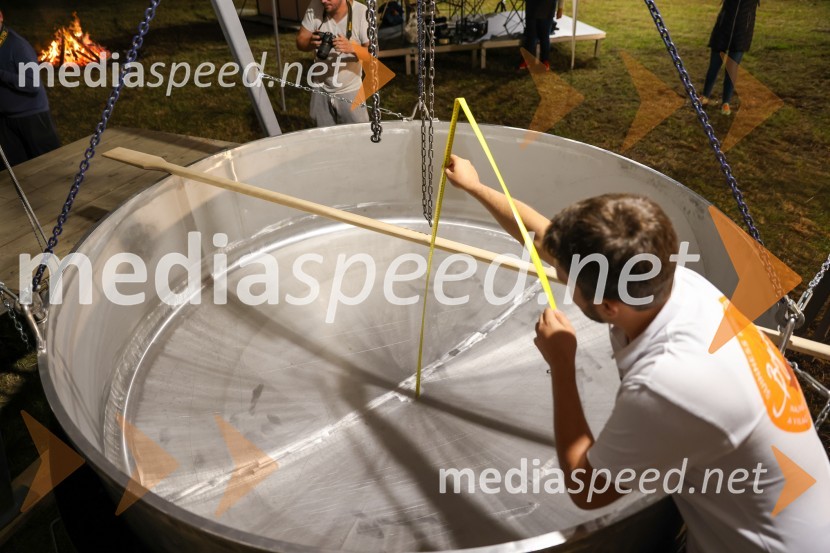 V Lendavi rekorden bograč za Guinnessov rekord