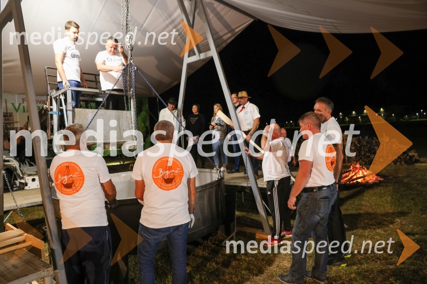 V Lendavi rekorden bograč za Guinnessov rekord