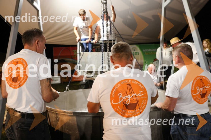 V Lendavi rekorden bograč za Guinnessov rekord